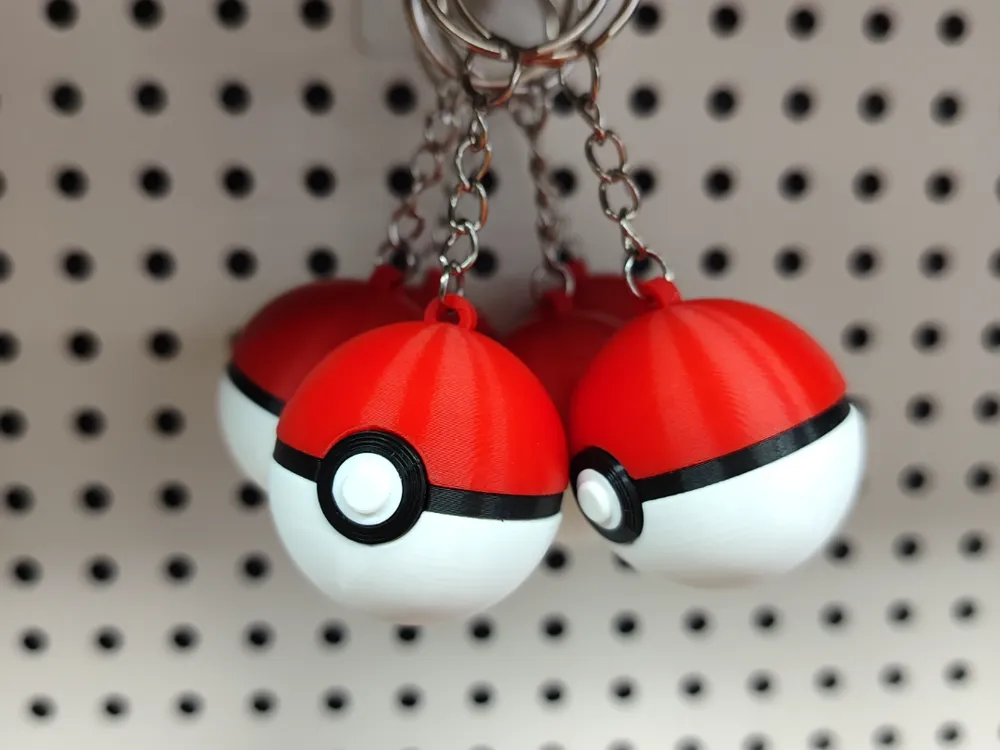 POKEBALL KEYCHAIN - Image 1